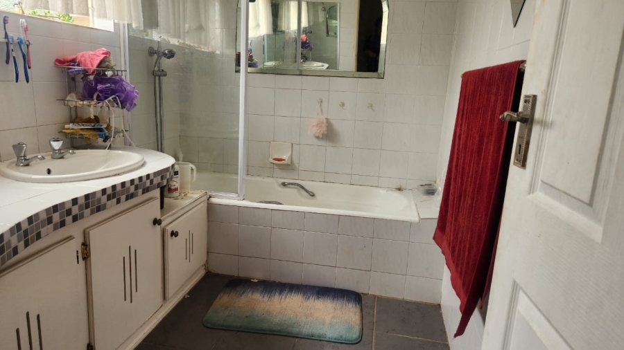 3 Bedroom Property for Sale in Protea Park North West